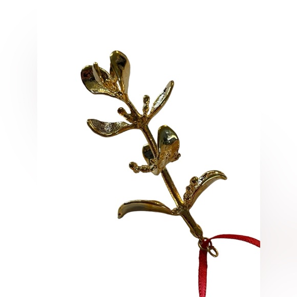 24K Gold Plated Mistletoe Ornament - Picture 5 of 8